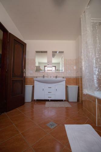 Hostal Bar�tkoz� Vend�gh�z