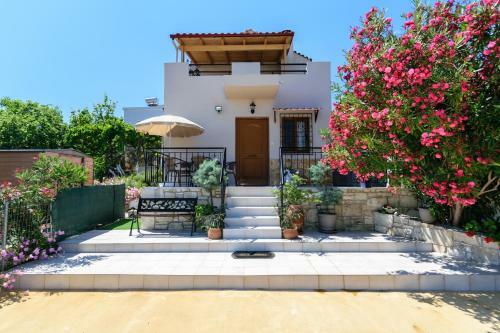 Casa Vasilia Traditional Home