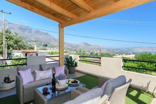 Casa Vasilia Traditional Home