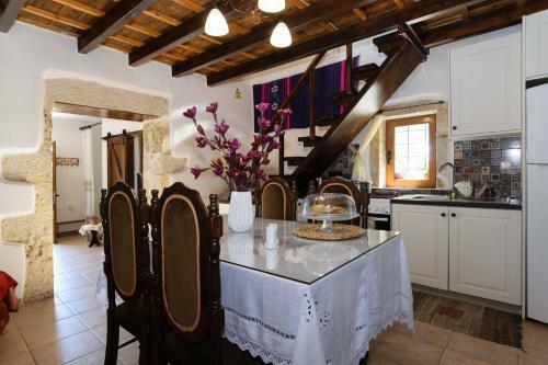 Casa Vasilia Traditional Home