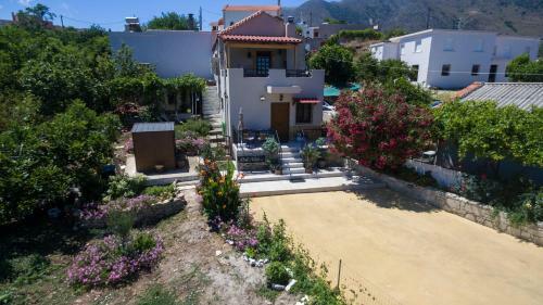 Casa Vasilia Traditional Home