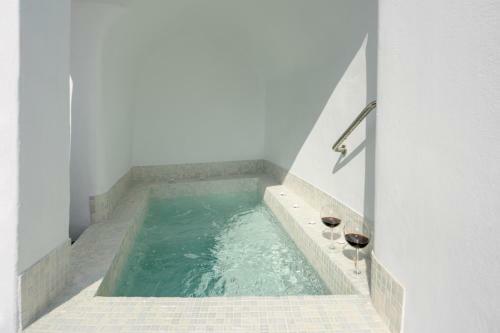 Betty's Home Santorini