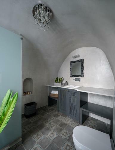 Betty's Home Santorini