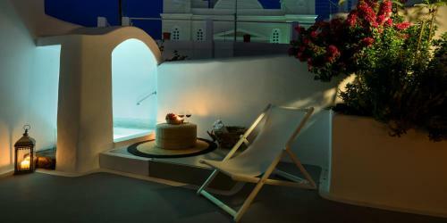 Betty's Home Santorini