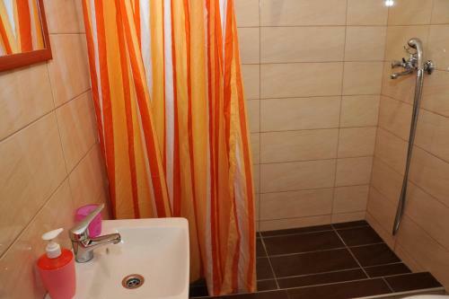 Hostal Guesthouse Bloutsos Rooms