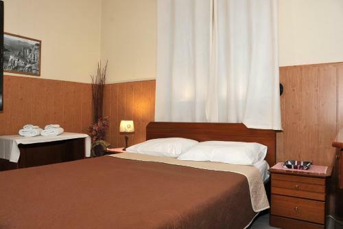 Hostal Guesthouse Bloutsos Rooms