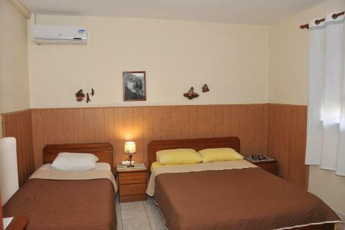 Hostal Guesthouse Bloutsos Rooms