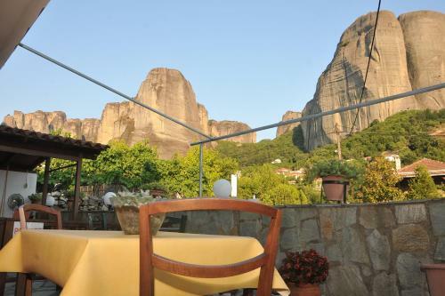 Hostal Guesthouse Bloutsos Rooms