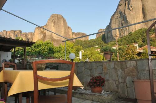 Hostal Guesthouse Bloutsos Rooms