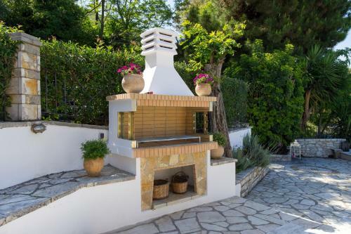Imerolia Beach Villa Kassiopi Corfu