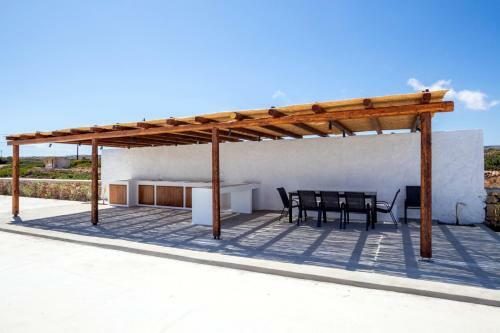 Cato Agro 2, Seafront Villa With Private Pool