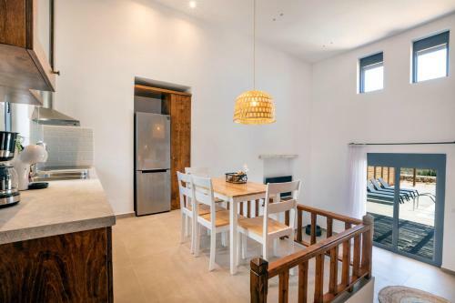 Cato Agro 2, Seafront Villa With Private Pool