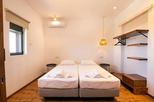 Cato Agro 2, Seafront Villa With Private Pool