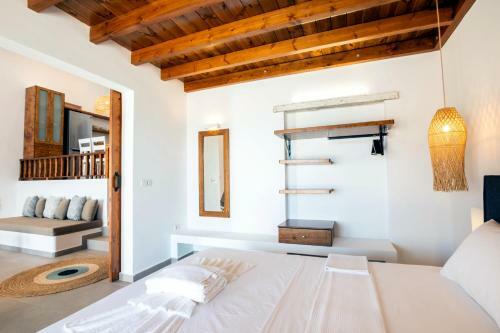 Cato Agro 4, Seafront Villa With Private Pool