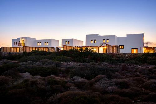 Cato Agro 4, Seafront Villa With Private Pool