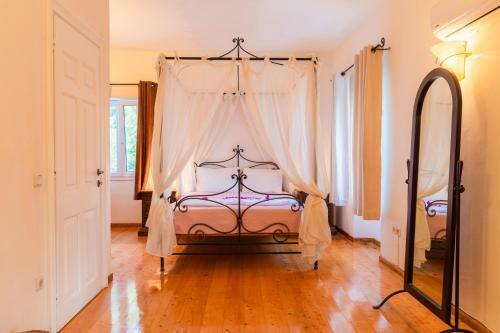 Loadstar Villas