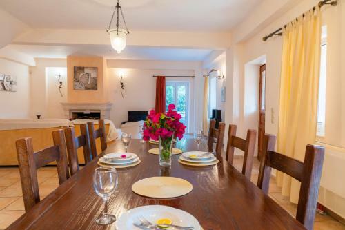 Loadstar Villas