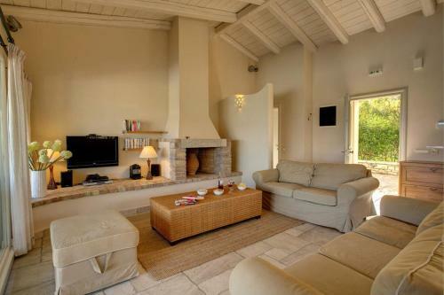 Luxurious Villa With Private Pool And Sea View