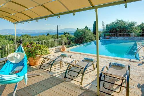 Luxurious Villa With Private Pool And Sea View
