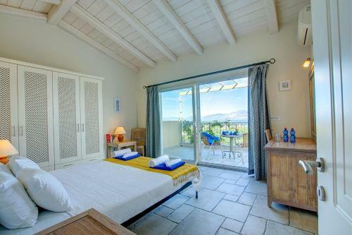 Luxurious Villa With Private Pool And Sea View