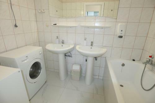 Anna Apartman
