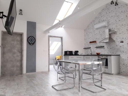 8x8 Tet?t�r Apartman