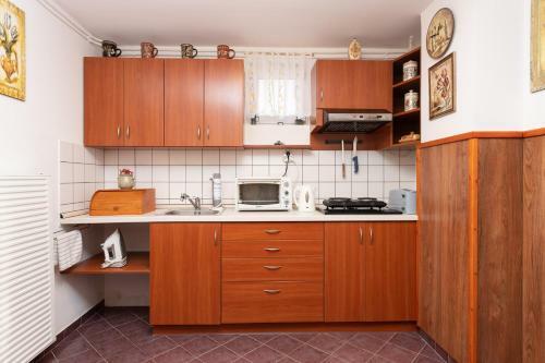 Tip-top Apartman H�z