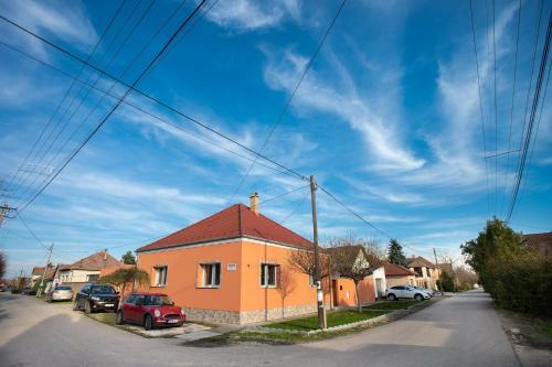 Tip-top Apartman H�z
