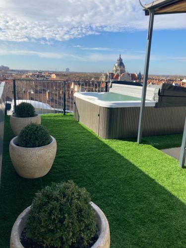 Noir Hotel- Penthouse Apartman Jacuzzival