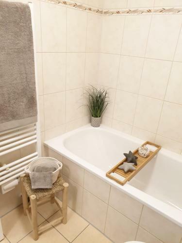 Apartamento Holiday Appartement �achalm� Mit Sonnenterrasse