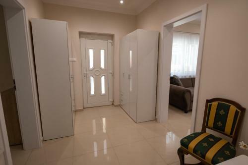 Edit Apartman