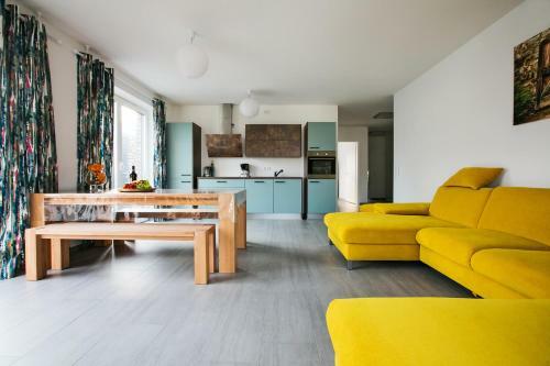 Apartment By Janzen E