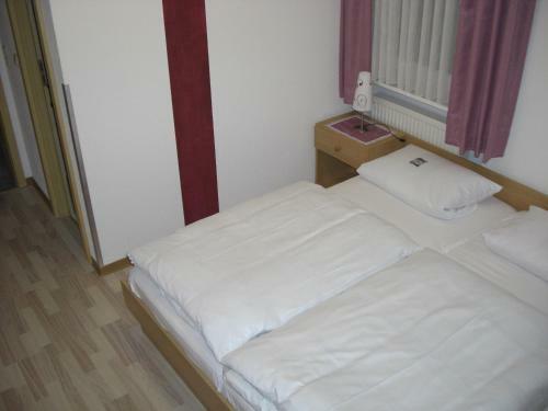 Hostal Gasthof Rh�nperle