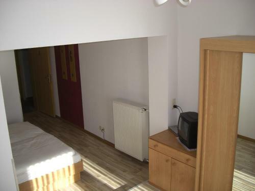 Hostal Gasthof Rh�nperle