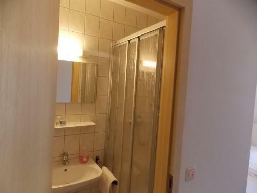 Hostal Gasthof Rh�nperle