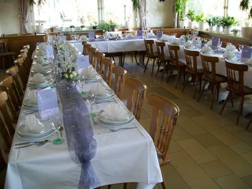 Hostal Gasthof Rh�nperle
