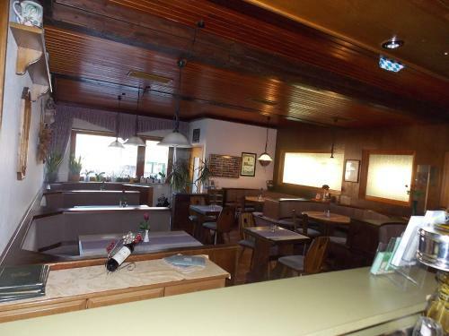 Hostal Gasthof Rh�nperle