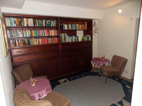 Hostal Gasthof Rh�nperle