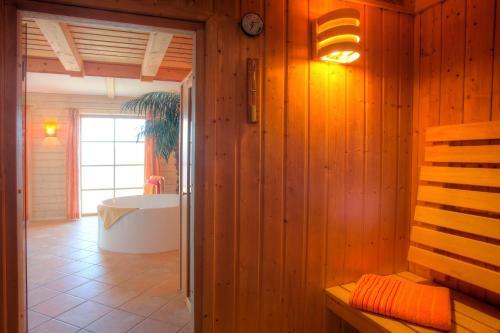 Wellnessh�user Mit Seeblick - Panoramablick