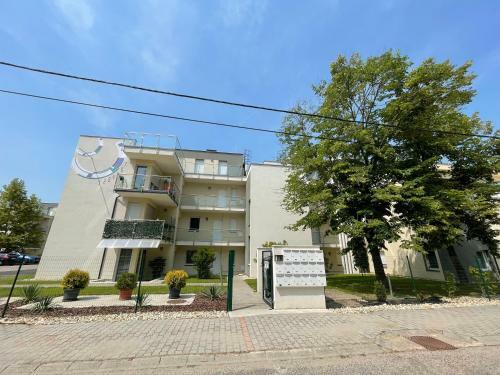 Sungarden Apartments - Hostaid