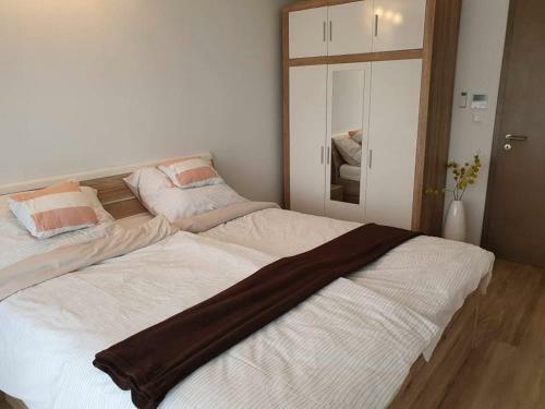 Napsug�r Apartman Ez�stpart