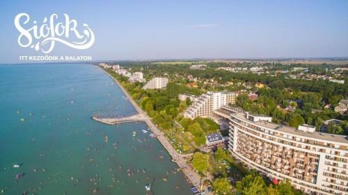 Siesta Sziget - Panor�m�s Balatonparti Apartmanok