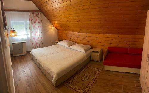 Sz�plaki Ny�r Vend�gh�z