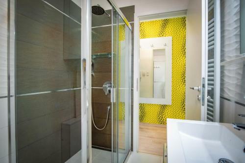 Mf Diamond Bay Apartmanh�z