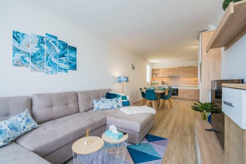 Mf Silverhome 402 Apartment