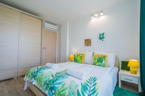 Mf Silverhome 402 Apartment