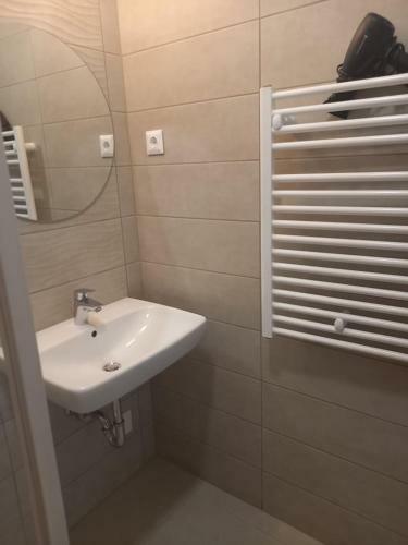Miller Apartman Ez�stpart