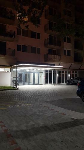 Cadet Apartman With Lake View
