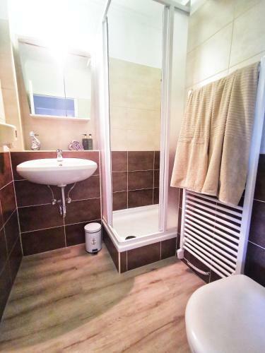 Sz�n-aranyh�d Apartman