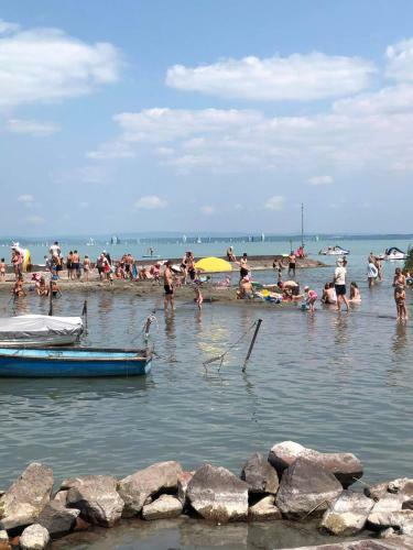 Apartamento Golden Beach Resort, Si�fok Lakeside/pool/balcony